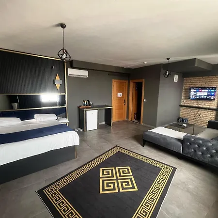 Hotel 216 Hill 2*
