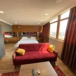 216 Hill Hotel 2*