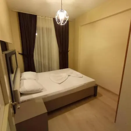 Hotel 216 Hill 2*