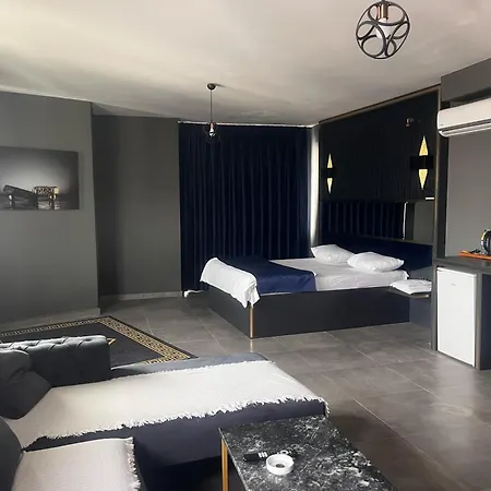 Hotel 216 Hill 2*
