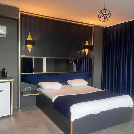 216 Hill Hotel